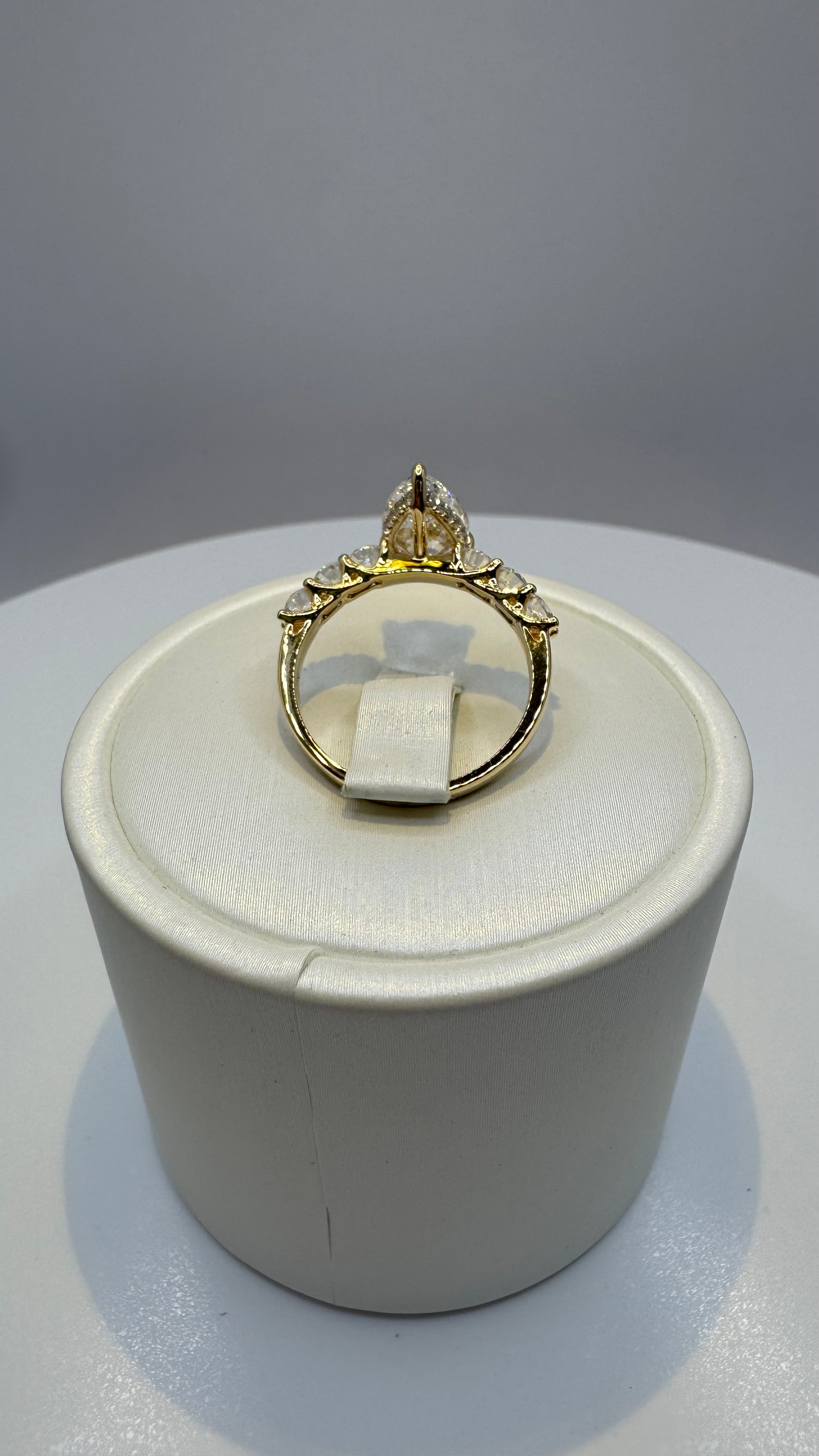 2.02 ct Pear Brilliant Diamond Ring