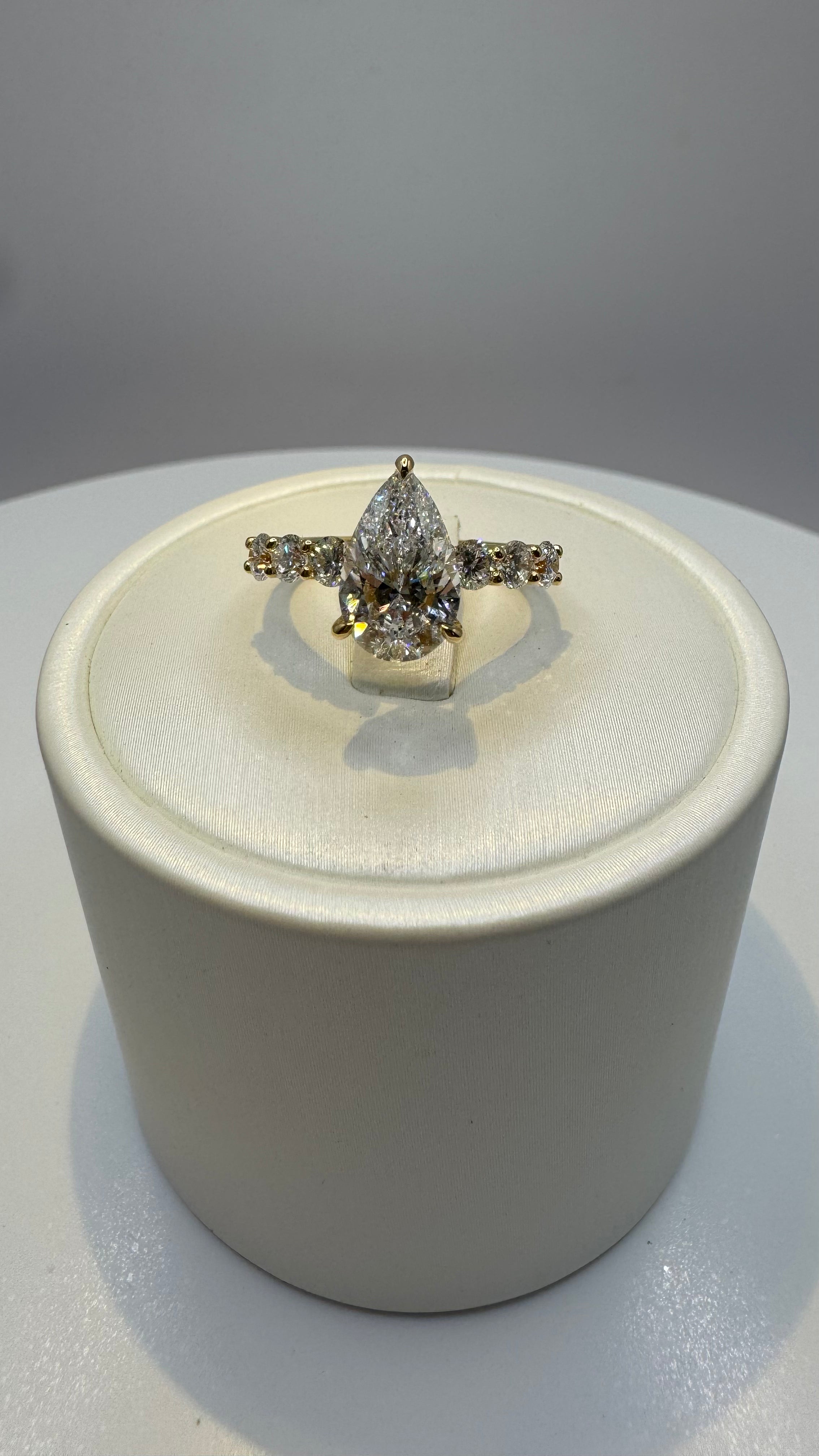 2.02 ct Pear Brilliant Diamond Ring