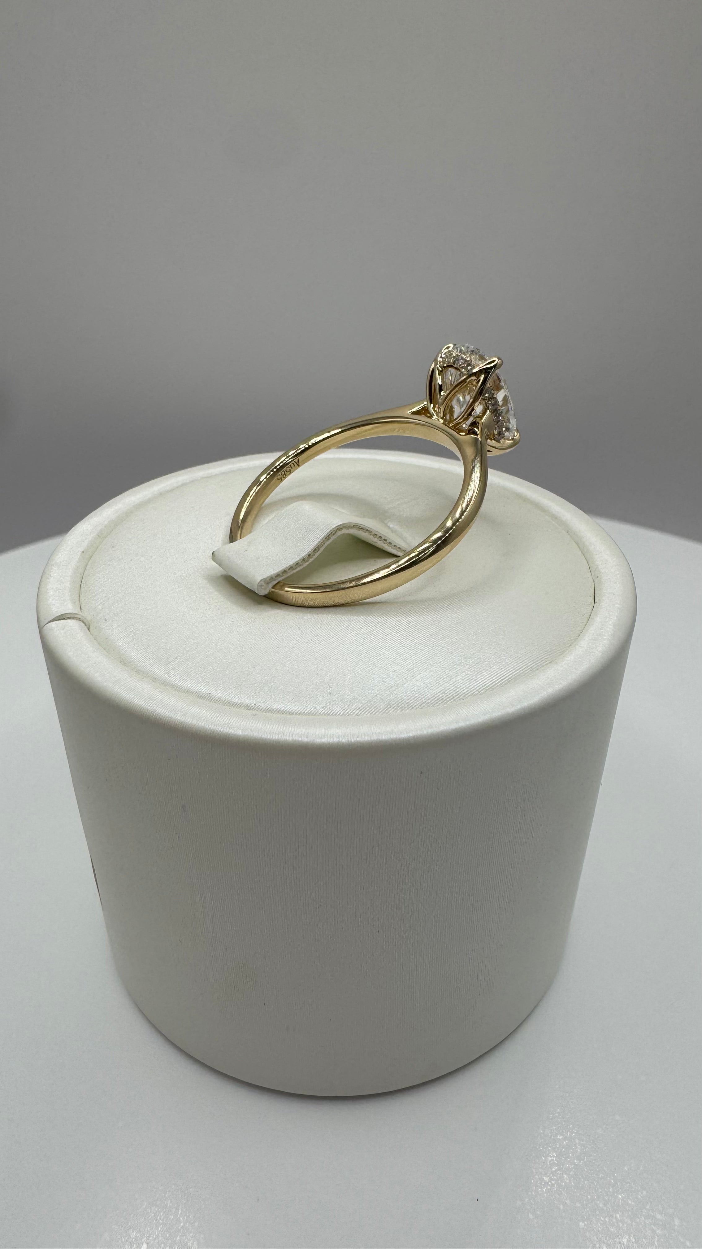 2.50 ct Oval Diamond Ring